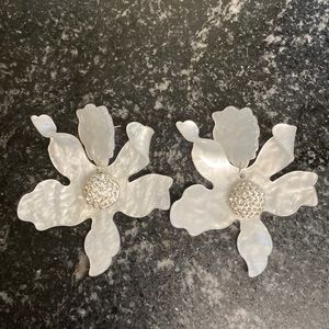 Mother of Pearl crystal lily earring